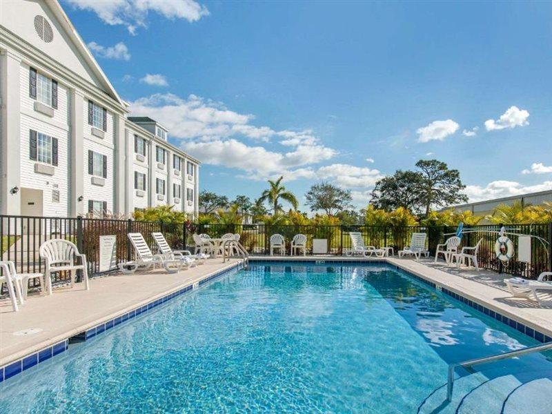 Quality Inn Palm Bay - Melbourne I-95 Экстерьер фото